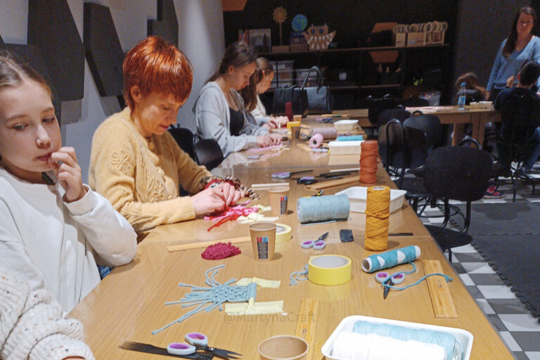 Warsztaty rodzinne - Walentynkowe podkładki, Muzeum Gazowni Warszawskiej