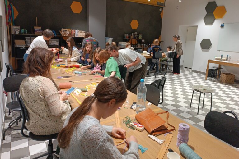 Warsztaty rodzinne rybki na lato, Muzeum Gazowni Warszawskiej