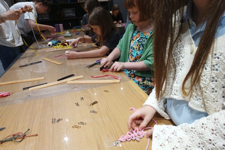 Warsztaty rodzinne rybki na lato, Muzeum Gazowni Warszawskiej